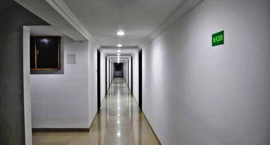 Shri Keshav Hotel, Shirdi 4